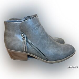Arizona Jean Company Gray Ankle Booties